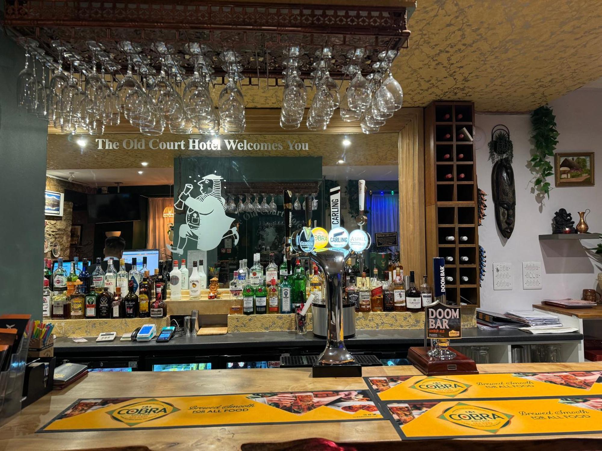 The Old Court Hotel Witney Exterior photo