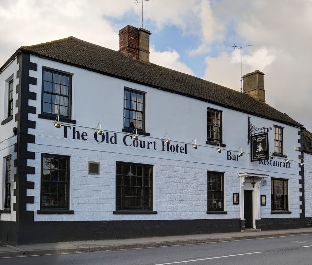 The Old Court Hotel Witney Exterior photo